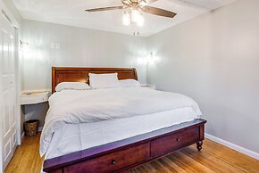 Peaceful Russell Springs Home w/ Fire Pit & Pond!