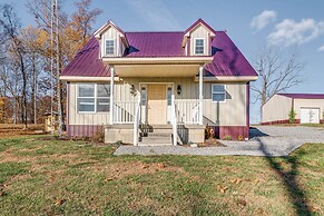 Peaceful Russell Springs Home w/ Fire Pit & Pond!