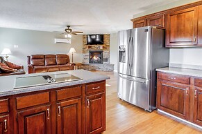 Peaceful Russell Springs Home w/ Fire Pit & Pond!