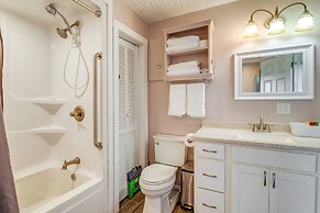 Peaceful Russell Springs Home w/ Fire Pit & Pond!