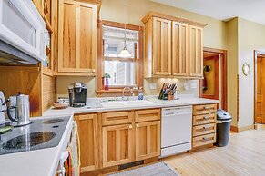 Eau Claire Retreat: Close to Chippewa Riverfront!