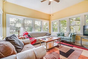 Eau Claire Retreat: Close to Chippewa Riverfront!