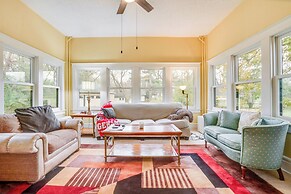 Eau Claire Retreat: Close to Chippewa Riverfront!