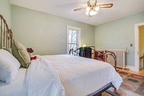 Eau Claire Retreat: Close to Chippewa Riverfront!