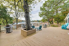 Waterfront Topping Vacation Home w/ Boat Dock!