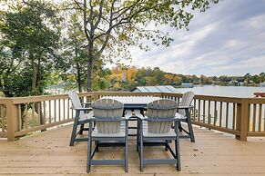Waterfront Topping Vacation Home w/ Boat Dock!