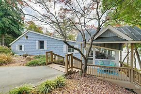 Waterfront Topping Vacation Home w/ Boat Dock!