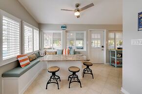 Waterfront Topping Vacation Home w/ Boat Dock!