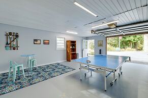 Waterfront Topping Vacation Home w/ Boat Dock!