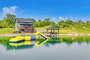 Exquisite Hagerstown Home With Deck & Gazebo!