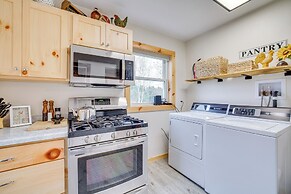 Lovely Rural Hixton Farmhouse w/ Porch & Fire Pit!