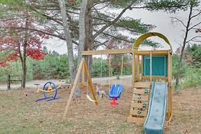 Lovely Rural Hixton Farmhouse w/ Porch & Fire Pit!