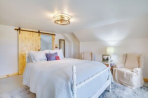 Lovely Rural Hixton Farmhouse w/ Porch & Fire Pit!