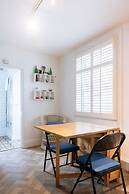 Inviting 1BD Flat - 20 Mins to Brighton Beach!