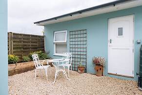 Inviting 1BD Flat - 20 Mins to Brighton Beach!