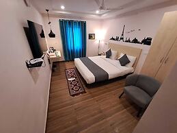 DE CROWN LUXURY HOTEL