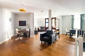 Beautiful & Vibrant 2BD Home w/ Balcony - Hackney!