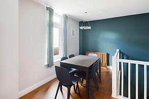 Beautiful & Vibrant 2BD Home w/ Balcony - Hackney!