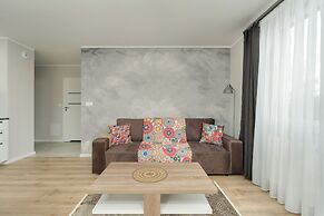 Apartment for 6 in Poznan by Renters