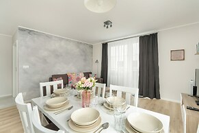 Apartment for 6 in Poznan by Renters