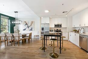 Elegance 4BR Luxury Condo New Orleans