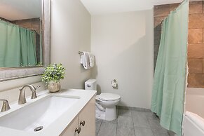 Elegance 4BR Luxury Condo New Orleans