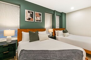 Elegance 4BR Luxury Condo New Orleans