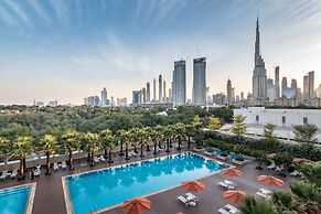 Silkhaus Burj Khalifa View In Difc Pool Gym