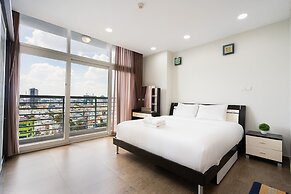 Tracy Ben Thanh Tower