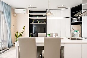 Tracy Ben Thanh Tower