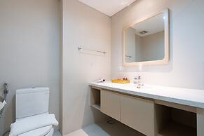 Tracy Ben Thanh Tower