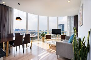 Tracy Ben Thanh Tower