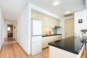 Tracy Ben Thanh Tower