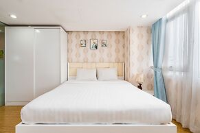 Tracy Ben Thanh Tower