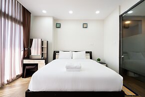 Tracy Ben Thanh Tower