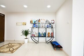 Tracy Ben Thanh Tower