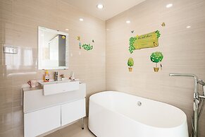 Tracy Ben Thanh Tower