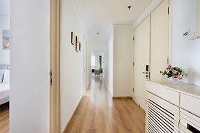 Tracy Ben Thanh Tower