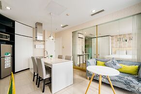 Tracy Ben Thanh Tower