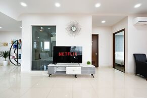 Tracy Ben Thanh Tower