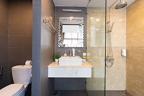 Tracy Ben Thanh Tower