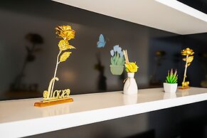 Tracy Ben Thanh Tower