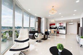 Tracy Ben Thanh Tower