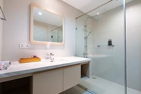 Tracy Ben Thanh Tower