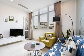 Tracy Ben Thanh Tower