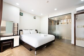 Tracy Ben Thanh Tower