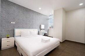 Tracy Ben Thanh Tower