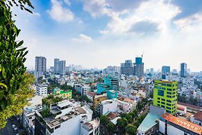 Tracy Ben Thanh Tower