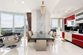 Tracy Ben Thanh Tower