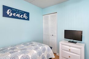 Ocean and Racquet 8208